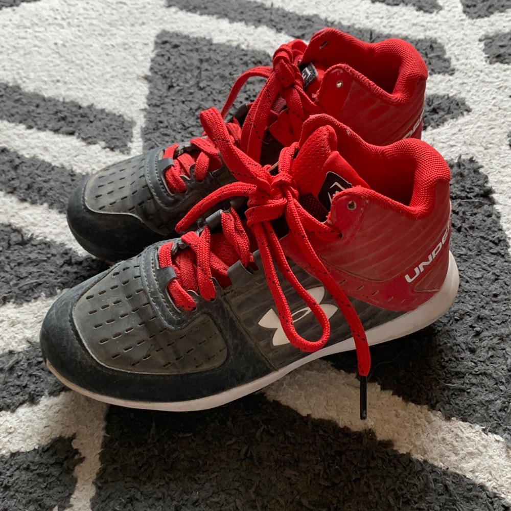 Kids under armour baseball cleats